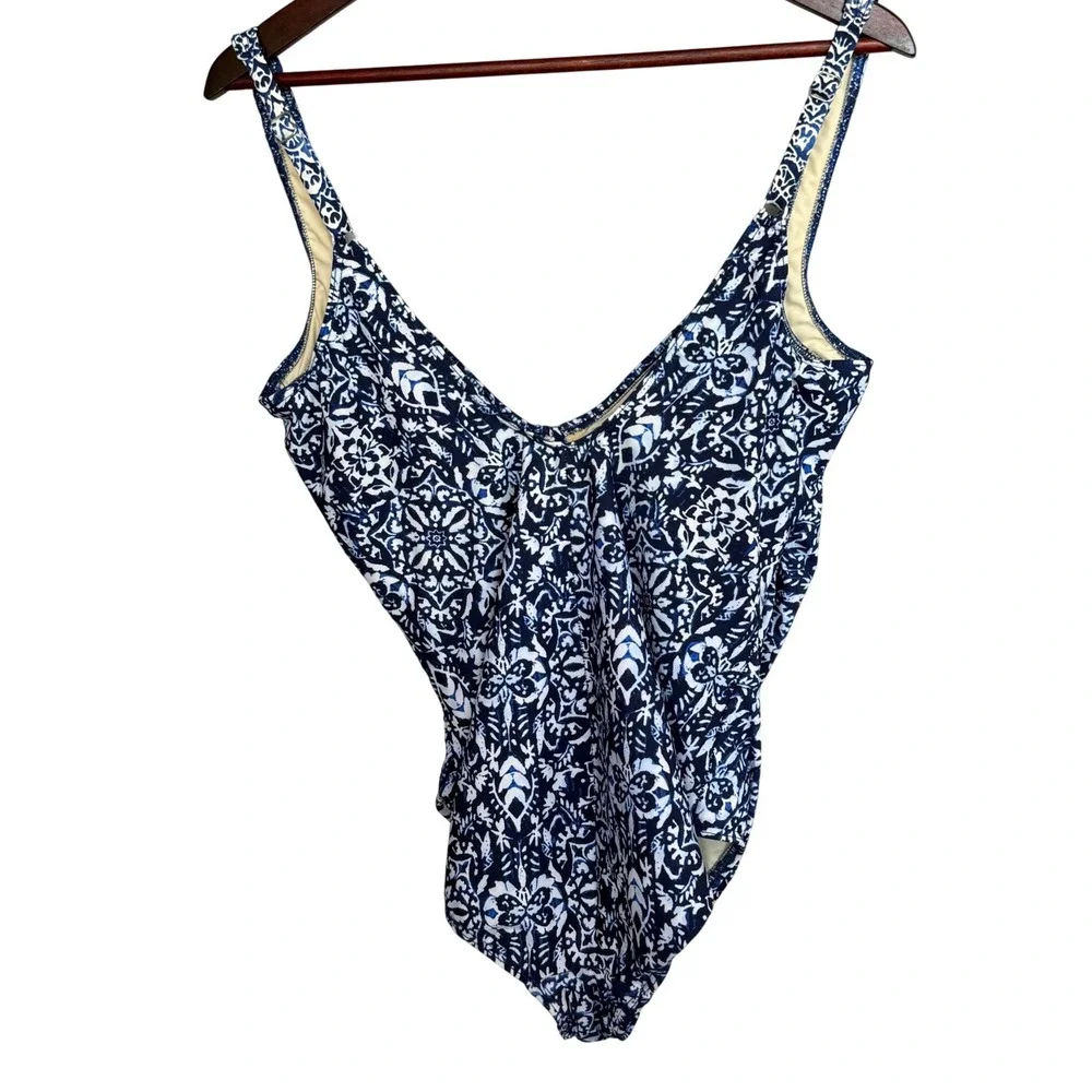 Miraclesuit Blue White Floral Tile Print One Piece Swimsuit Womens‎ 10 12